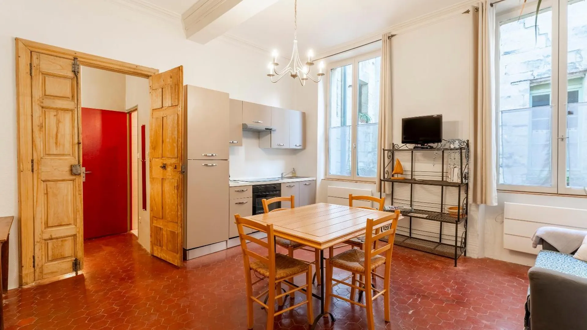 Le Suisse Apartment Avignon France